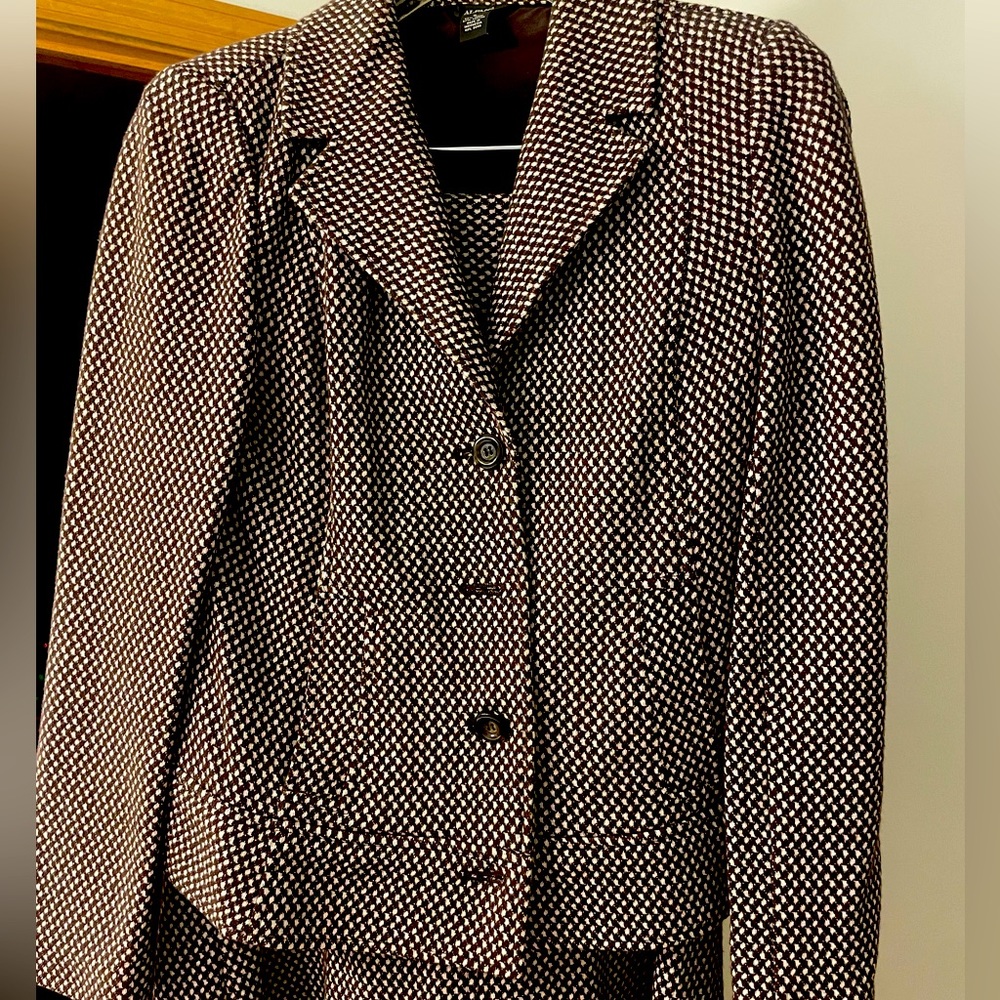 size 6 Alfani womens suit 2 pieces